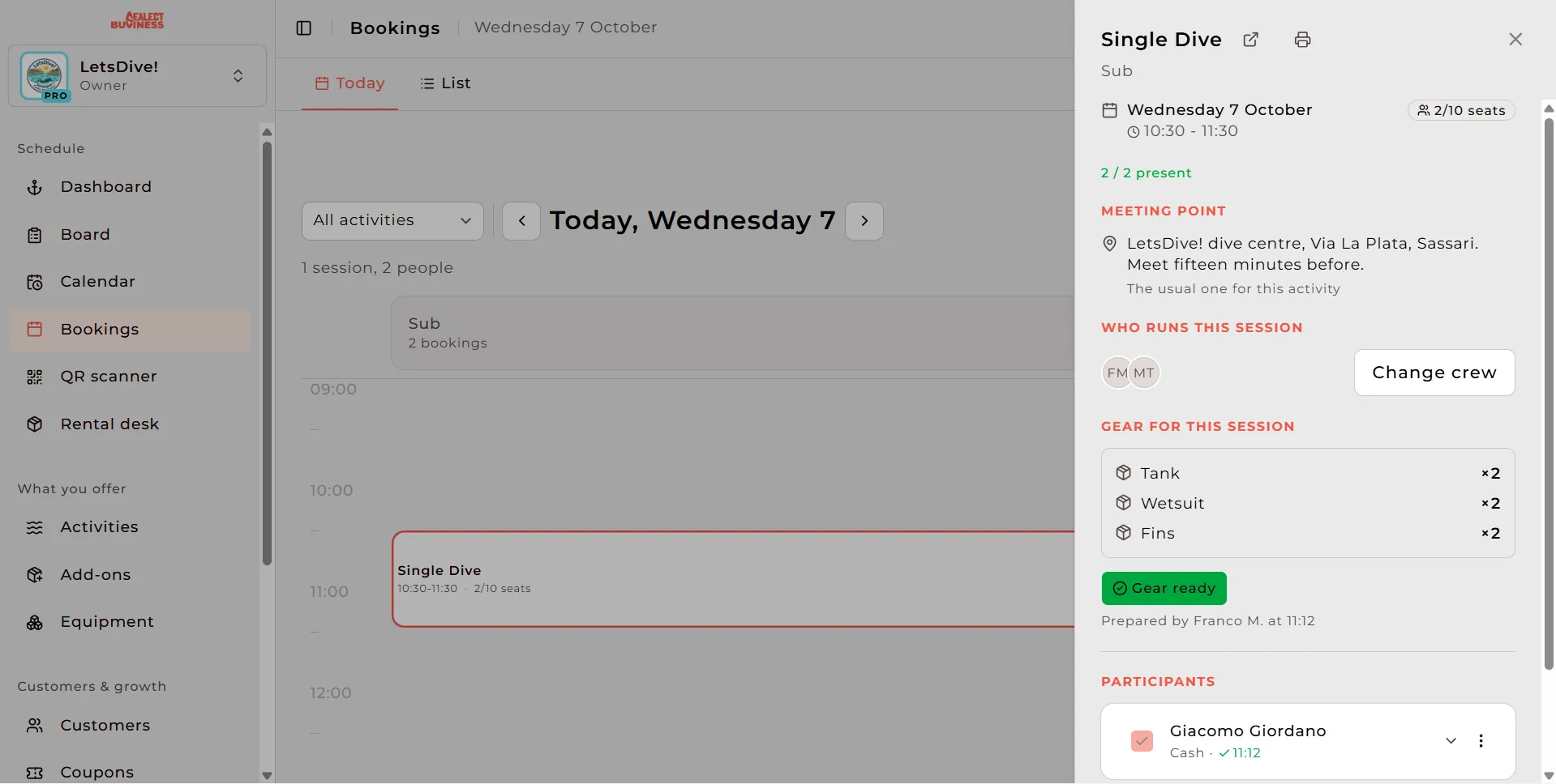 A session's sheet in the Sealect dashboard, with meeting point, instructors, gear and participants