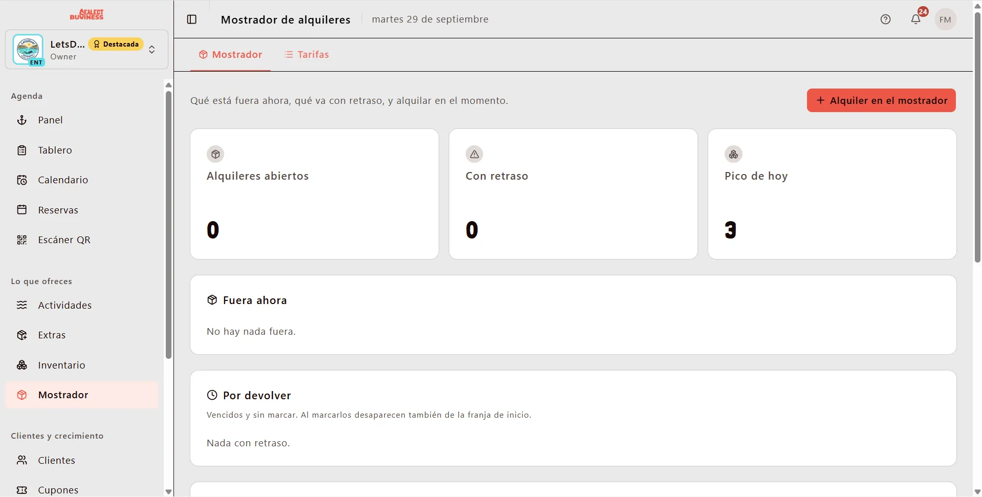 Mostrador de alquiler en el panel de Sealect, con el equipo por preparar y por recuperar